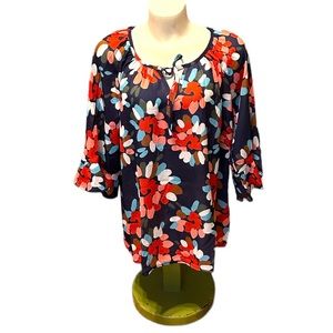 Women’s XL floral blouse. NWOT.